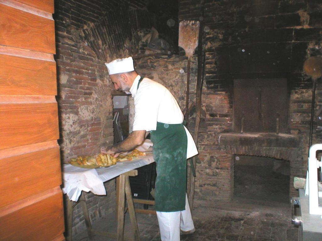 Borgo Rapale Villa Luaran gambar